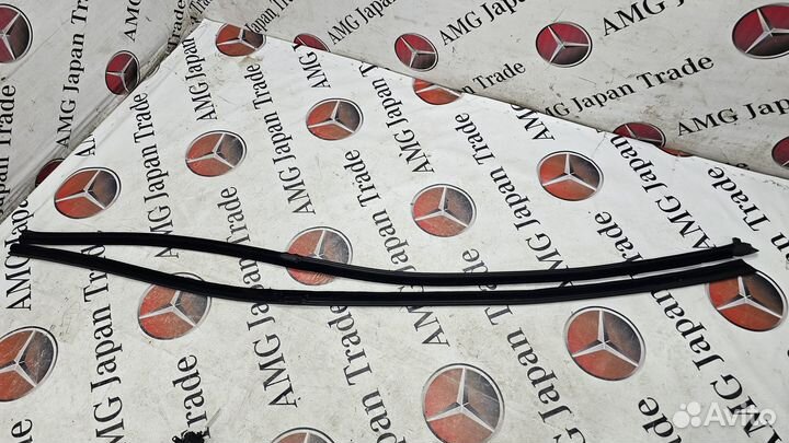 Уплотнитель стекал на Mercedes-Benz W140 CL