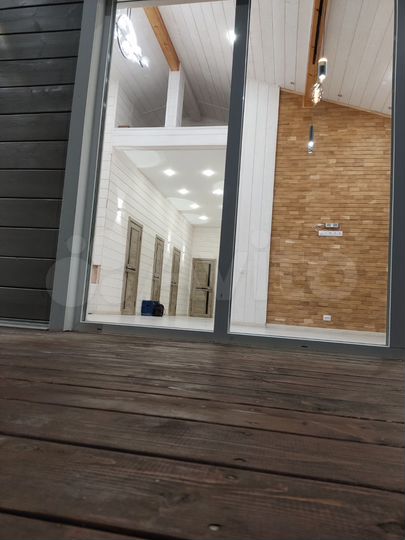 Коттедж 190 м² на участке 10,5 сот.