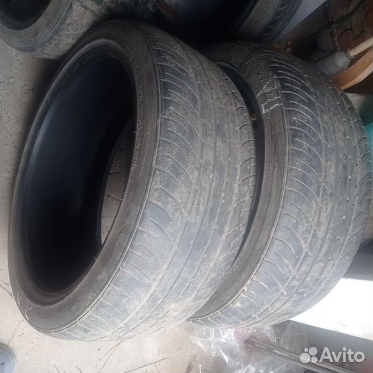 Kumho 792 245/40 R20