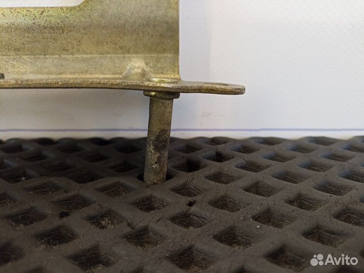 9738840215 Ответная часть замка капота левая