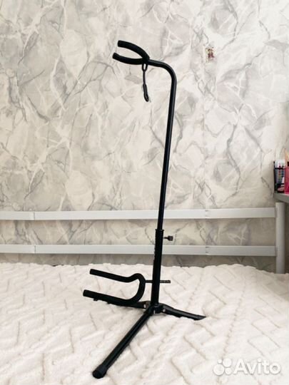 Акустическая гитара