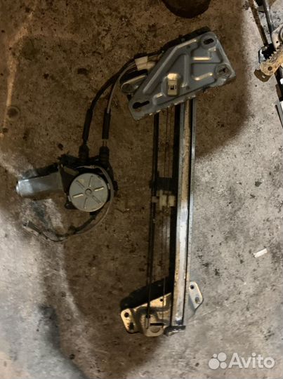 Стеклоподъемник передний левый Honda Integra 3