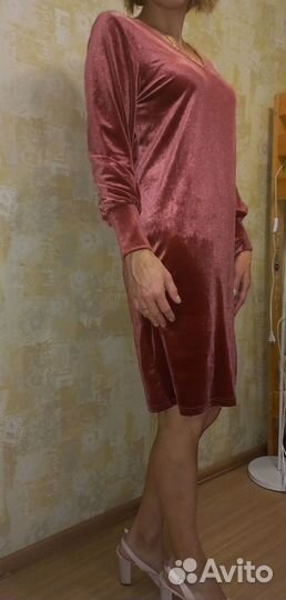 Платье велюровое 44 размер