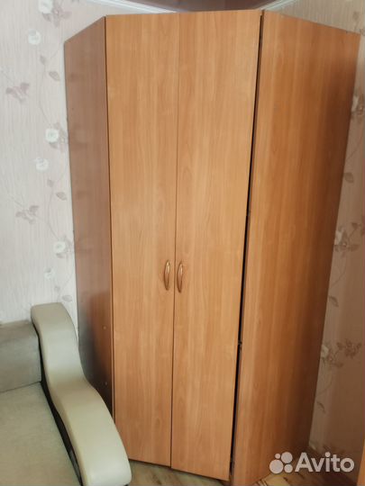 Продам шкаф угловой