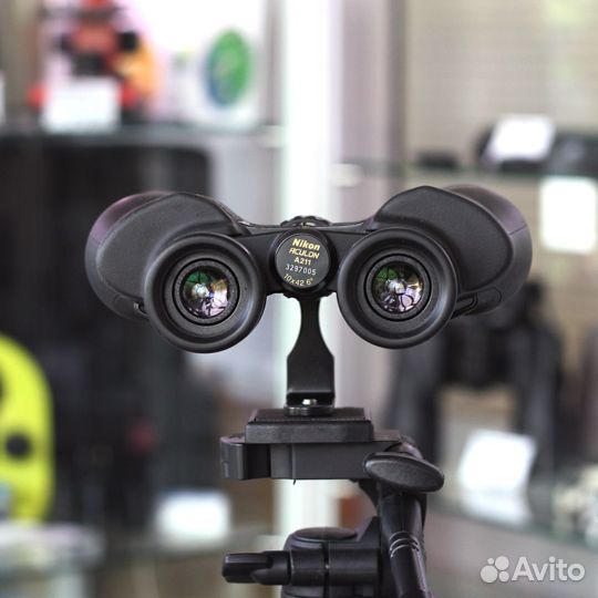 Полевой бинокль Nikon Aculon A211 10x42