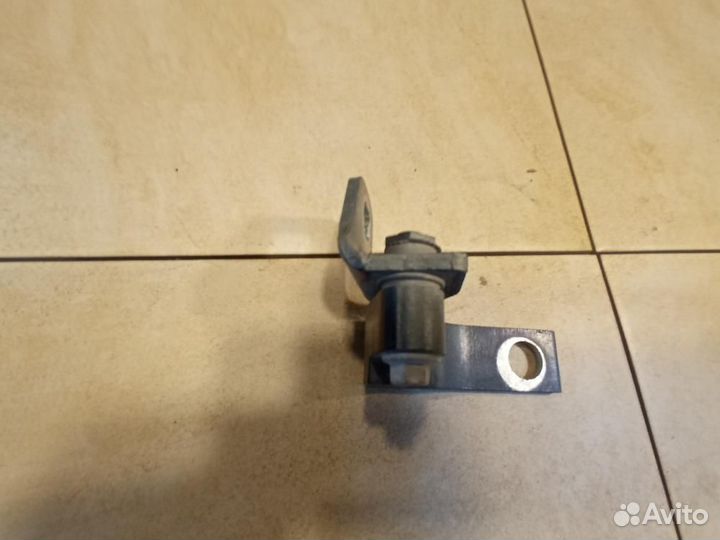 Петля двери передней правой верхняя Ford Focus 3 C