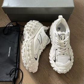 Balenciaga defender