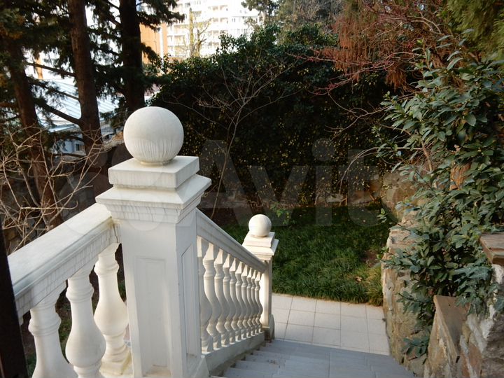 Дом 200 м² на участке 8 сот.