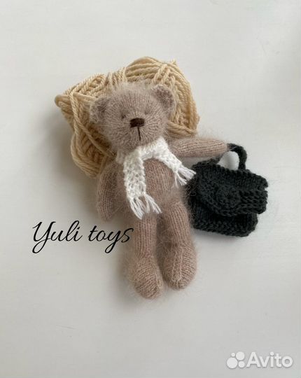 Вязаная игрушка мишка