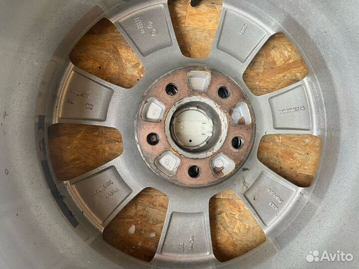 Зимние колеса оригинал R17 audi