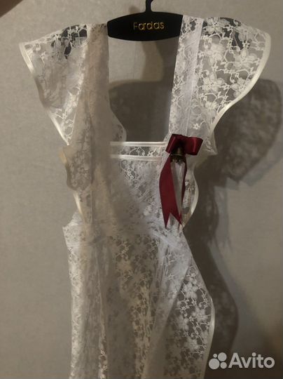 Белый школьный фартук на выпускной