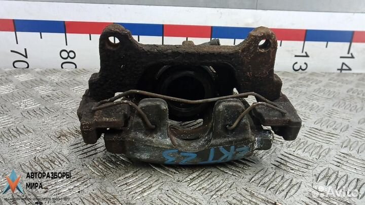 Суппорт передний правый Volkswagen Tiguan 2009