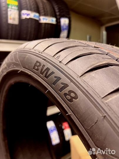 Bearway BW118 275/35 R19 112T