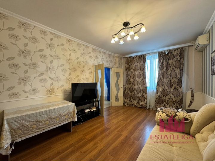 2-к. квартира, 60 м², 10/15 эт.