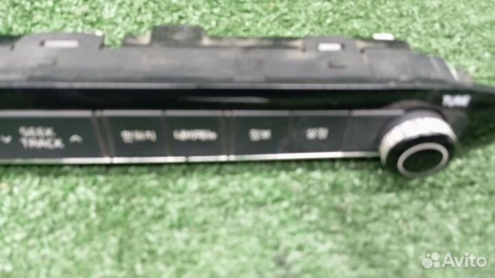 Блок управления магнитолой Kia Carnival