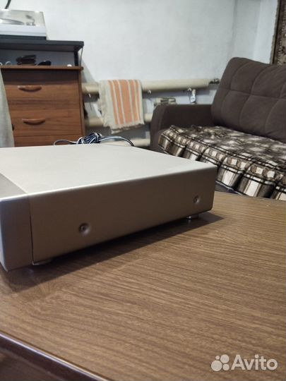 Продам CD проигрыватель (Player) onkyo c-722M