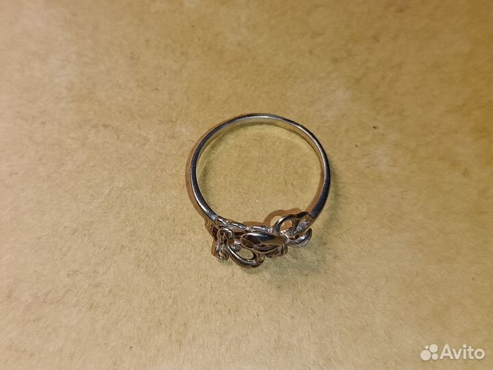Серебряное кольцо