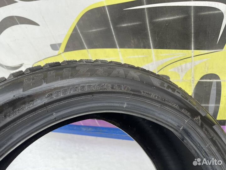 Bridgestone Blizzak LM-32C 235/45 R17