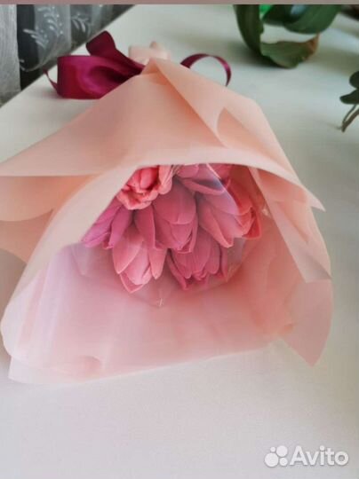 Букеты из шоколадных тюльпанов и ромашек