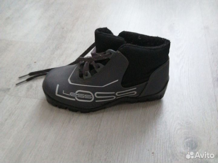 Лыжные ботинки