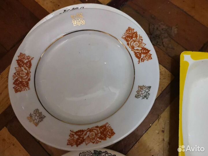 Тарелка мелкие керамические 9шт 2метал