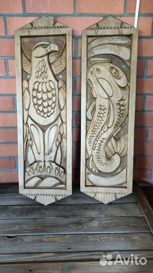 Резное панно из дерева