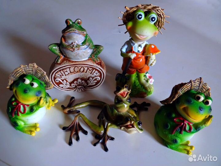 Фигурки и статуэтки лягушек