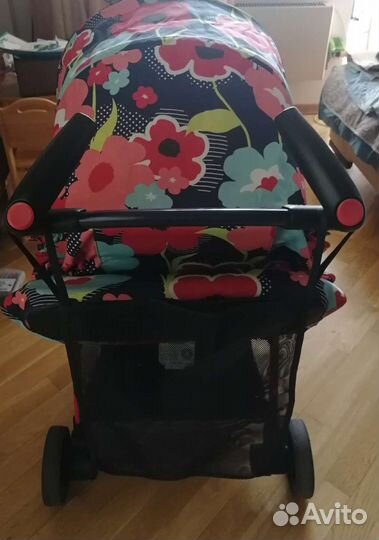 Коляска прогулочная Cosatto Fly