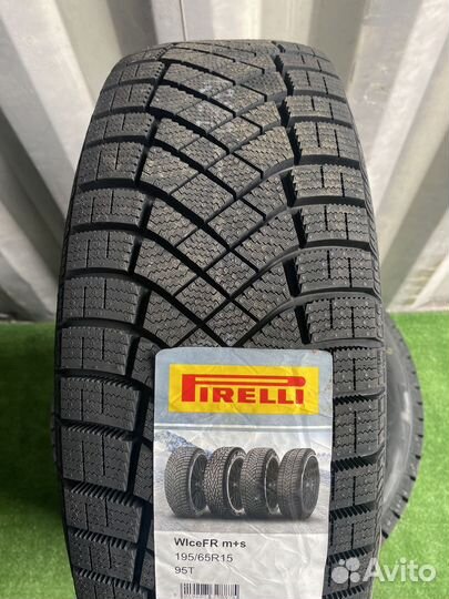 Pirelli Ice Zero FR 195/65 R15