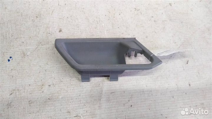 Рамка крючка открываня двери правой mersedesbenz