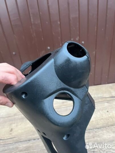 Кожух рулевой колонки Nissan Almera N16 1.5 2004