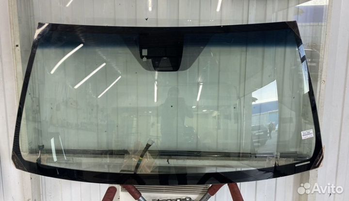 Стекло лобовое Toyota Land Cruiser 200 полный эо