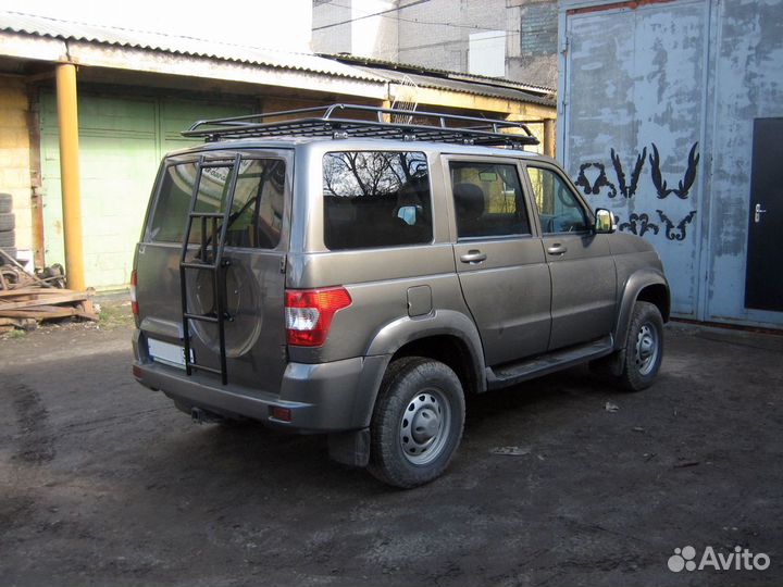 Лесенка на заднюю дверь УАЗ Патриот