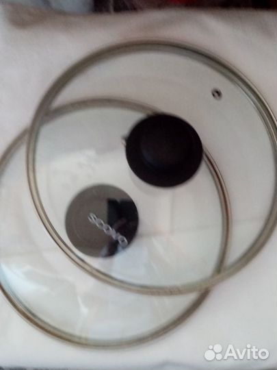 Крышки, внутри диаметр 25 см, снаружи - 26 см