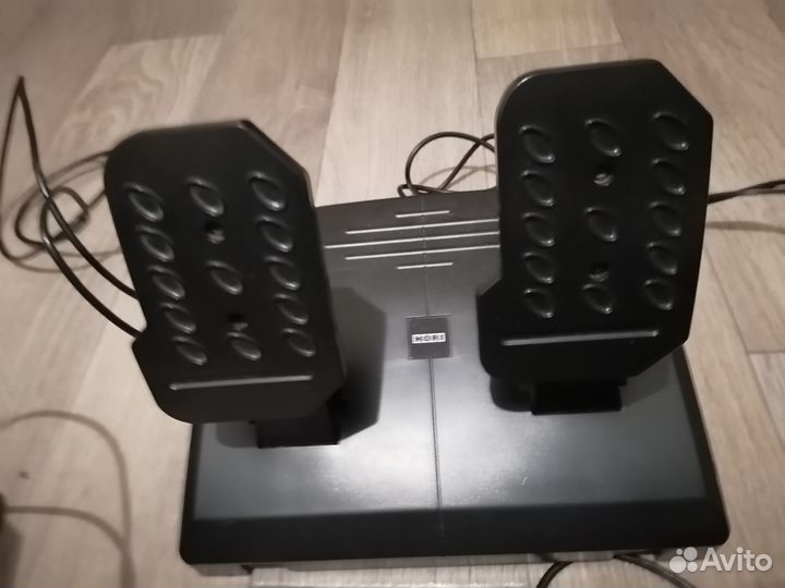 Продам игровой руль Hori racing wheel apex