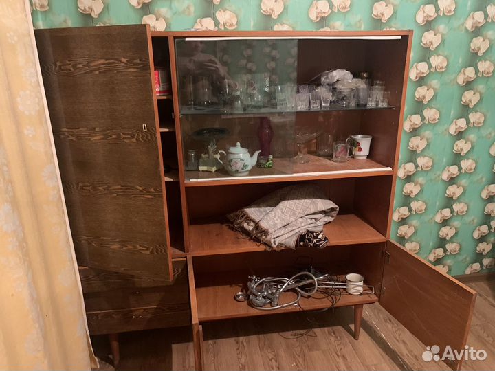 Шкаф,столы,сервант,диван