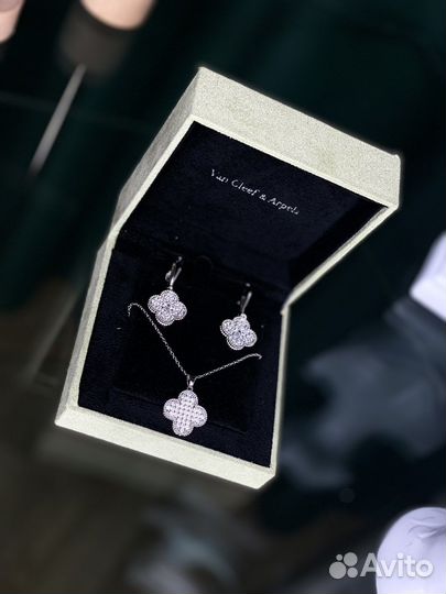 Комплект подвеска и серьги van cleef
