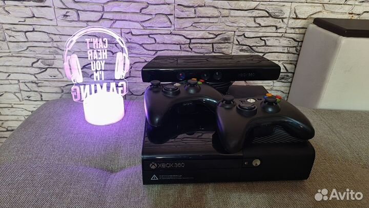 Xbox 360e 250гб 42игр