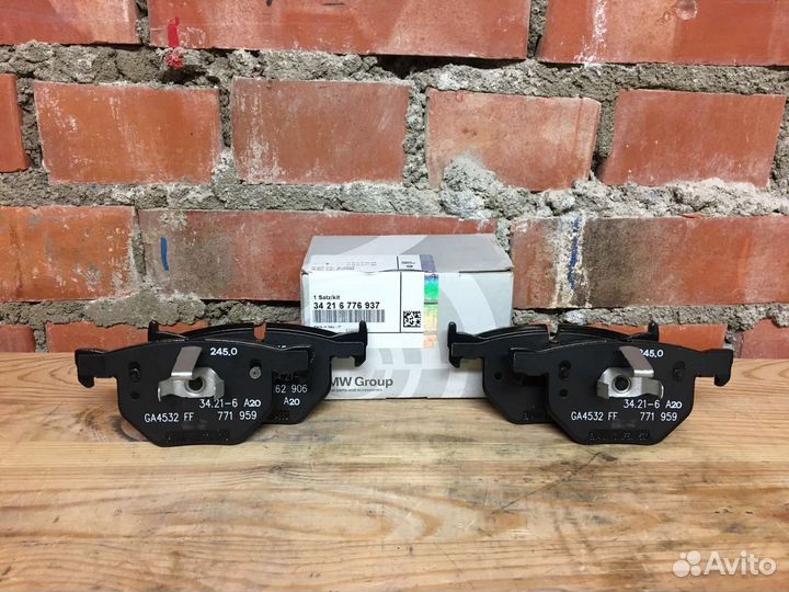 Колодки тормозные задние новые оригинал BMW X5 X6