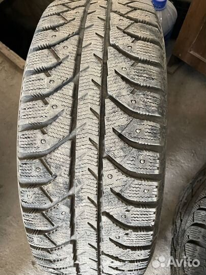 Bridgestone Ice Cruiser 7000 205/60 R16