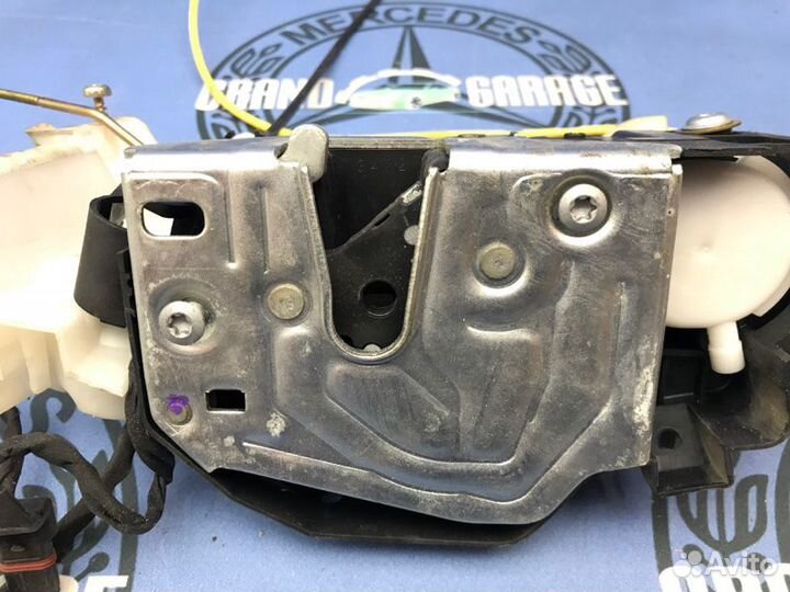 Замок двери передний левый Mercedes-Benz S-Class