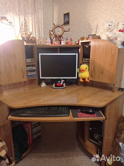 Компьютерный стол
