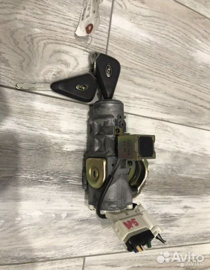 Замок зажигания subaru legacy bp5 + 2 ключа