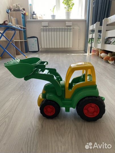 Трактор новый