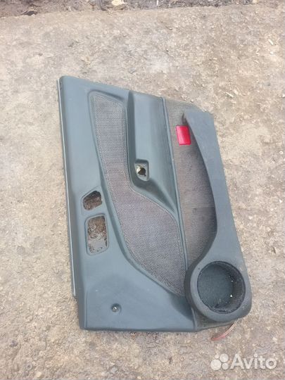 Обшивка двери передняя правая Mitsubishi Galant 6