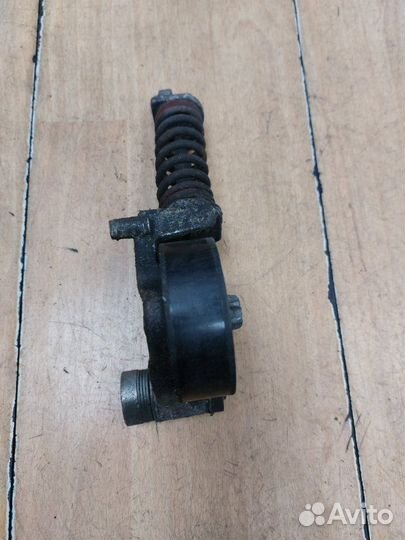 Натяжной ролик приводного ремня Opel Corsa C