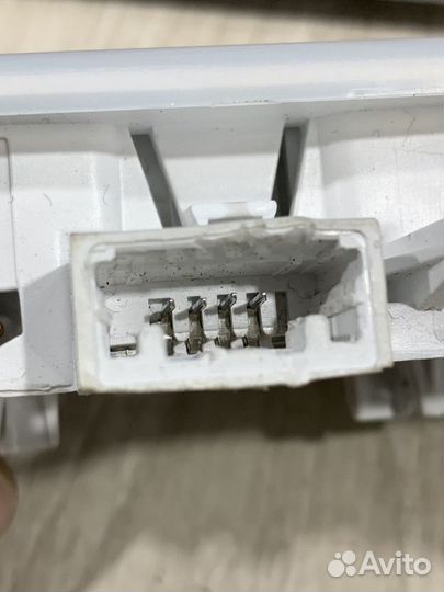 Плафон Подсветка фонарь салона Renault kaptur