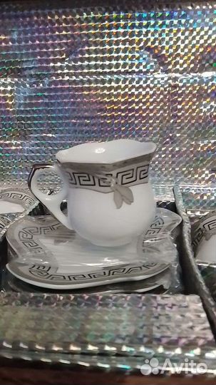 Чайный сервиз ему более 30 лет