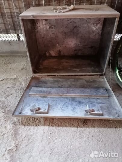 Инструментальный ящик на полуприцеп