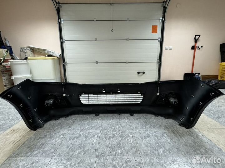 Бампер передний toyota hilux 2012